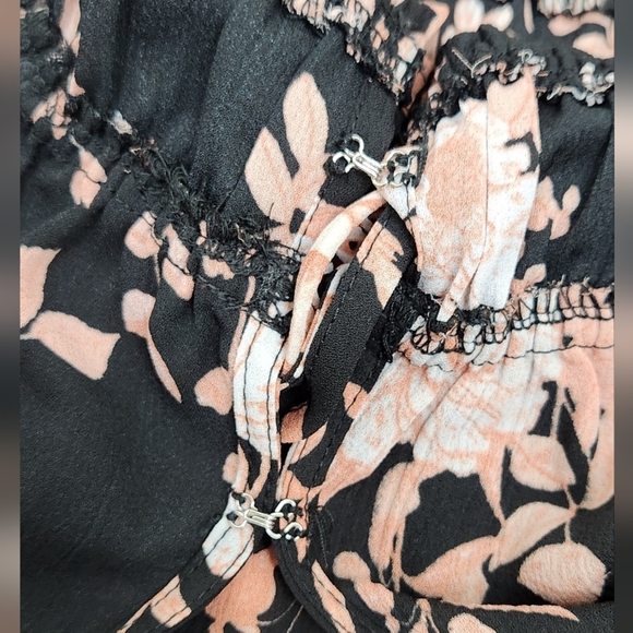 New York & Company Floral Print V Neck Blouse - Picture 4 of 9